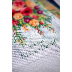 Stickpackung mit Brautstrauß und individualisierbaren Namen und Hochzeitsdatum