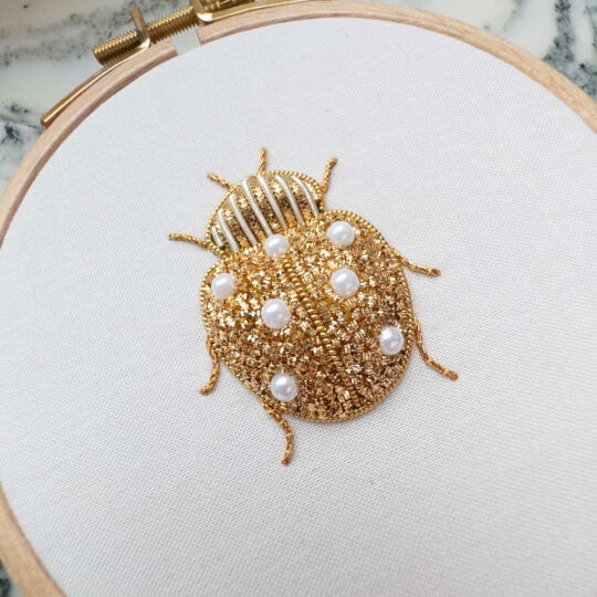 Marienkäfer sticken mit der Goldstickerei